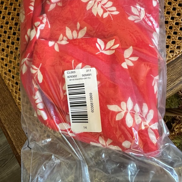 Leafed Linen Blend Square Neck Puff Sleeve Top - Picture 4 of 5